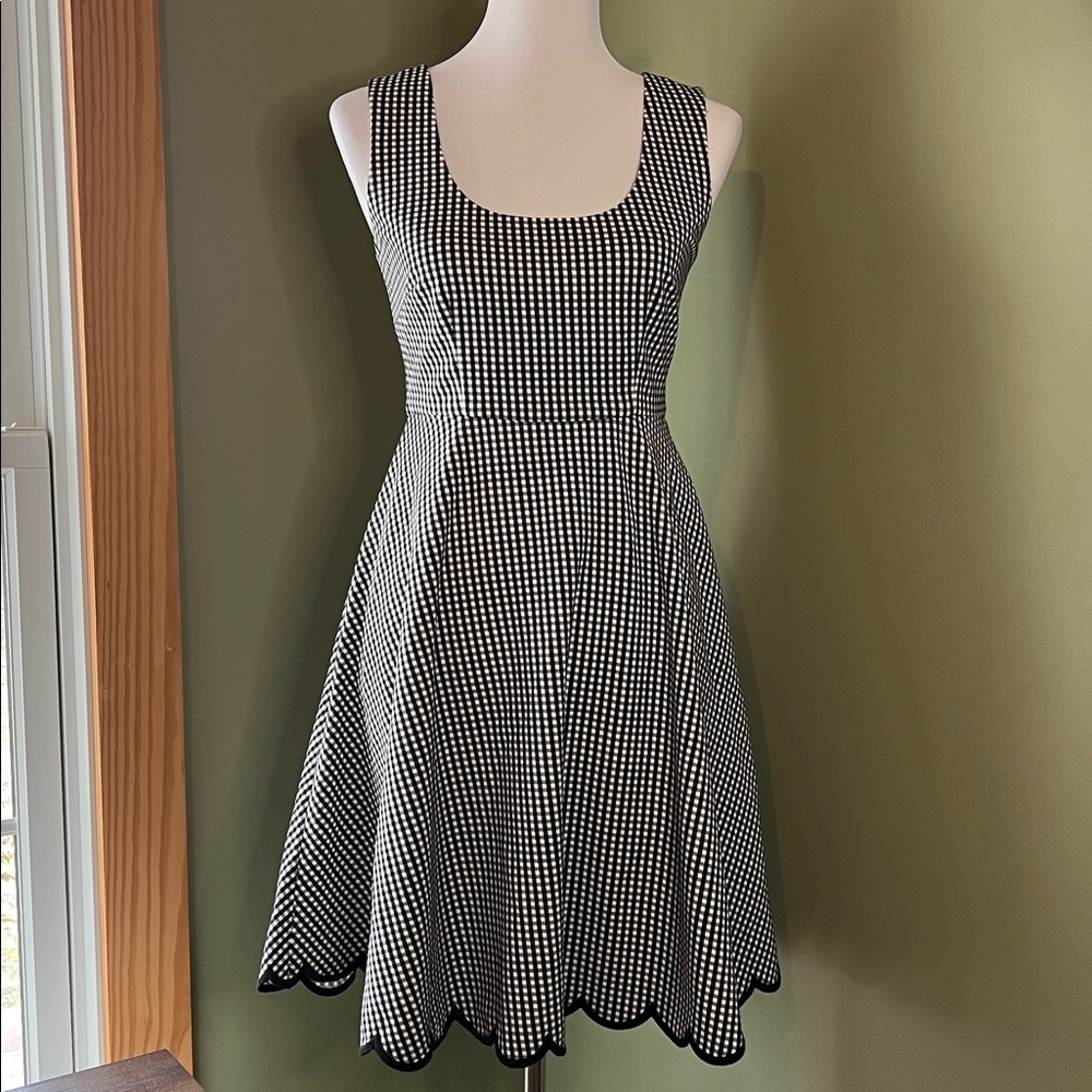 ♠️ NWT Kate Spade Scalloped Bottom Dress w/ Pockets!